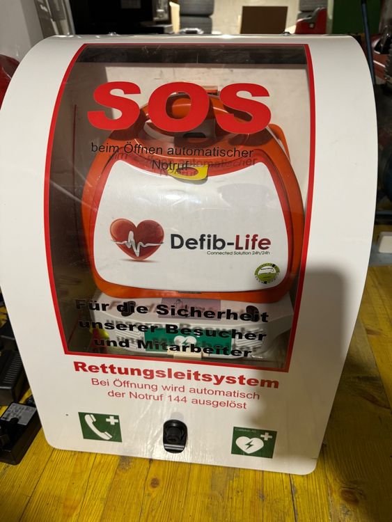 Defibrillator mit Rettungleitsystem Kaufen auf Ricardo