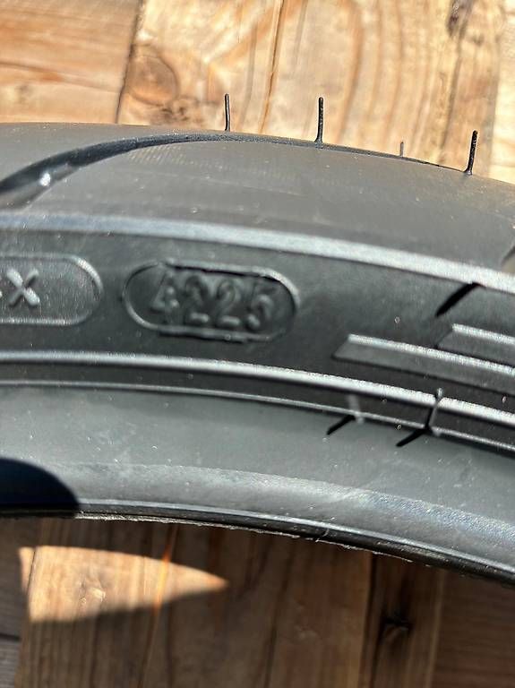 Pneumatici & Ruote complete: Michelin Pilot Power 2CT  – Usato da Lachen SZ venduto da Cisch 2