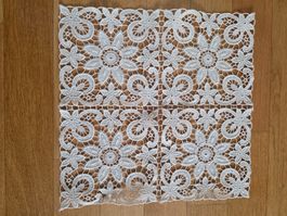 Letzte Gelegenheit / Tischdeckchen geklöppelt beige 30x30 cm