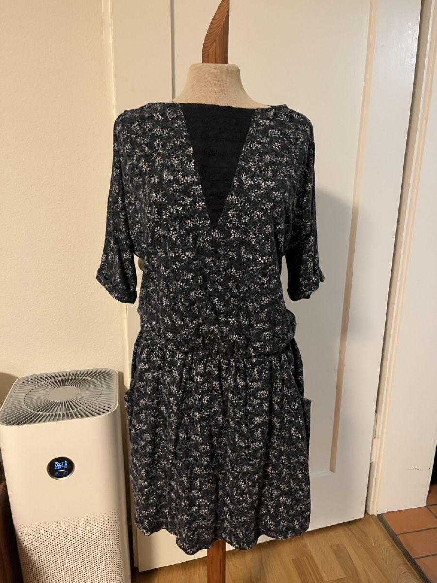 Esprit Kleider: Elegantes Kleid mit Blumenmuster, Grösse S von Esprit – Gebraucht aus Zürich von Brobin