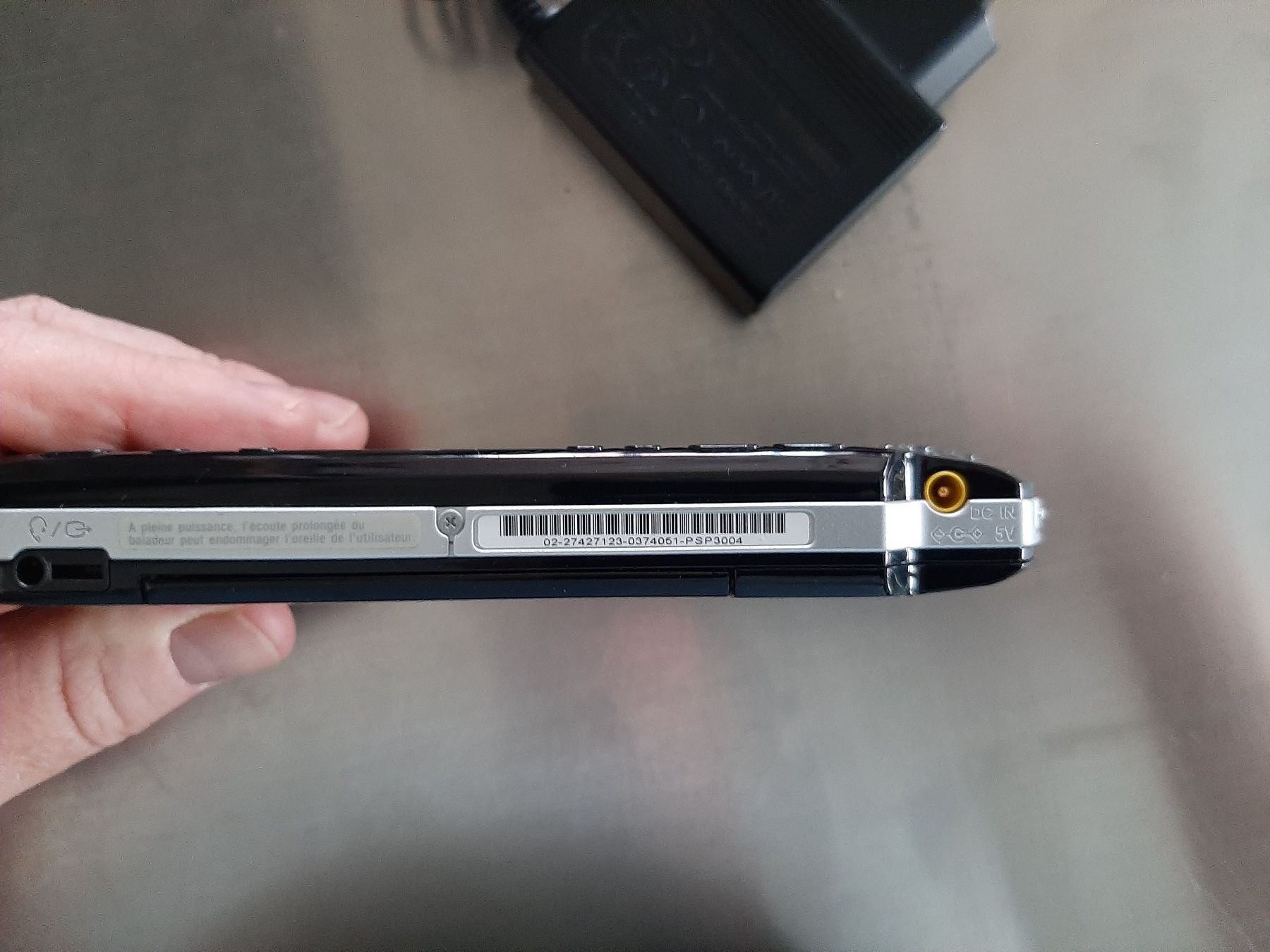 Sony Konsolen: PSP Modell 3004 inkl. Netzgerät und Component Kabel – Gebraucht aus Zürich von Chrishol 6