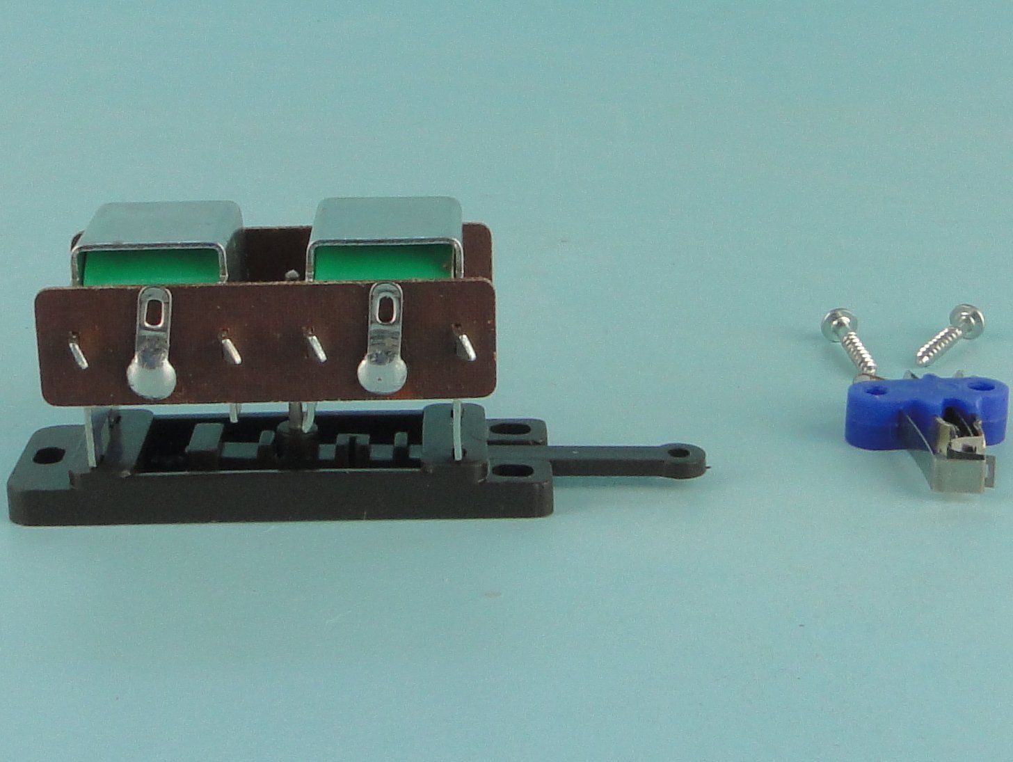 Modellini di ferrovie: Peco Weicheunterflurantrieb + Adapter – Usato da Bülach venduto da cann11 1