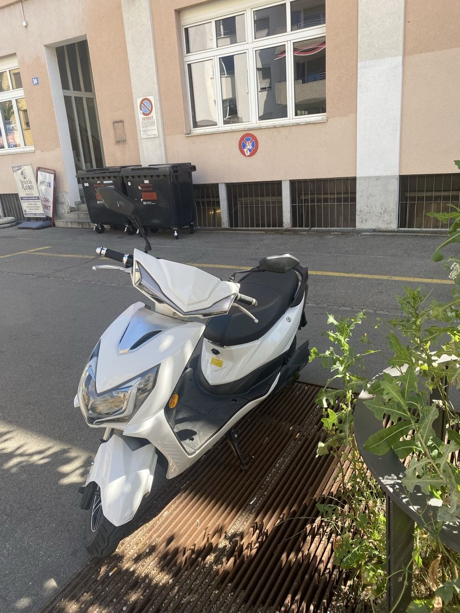 Scooter: E-Roller-Vengo Leo- guter Zustand – Usato da Zürich venduto da ER- 4