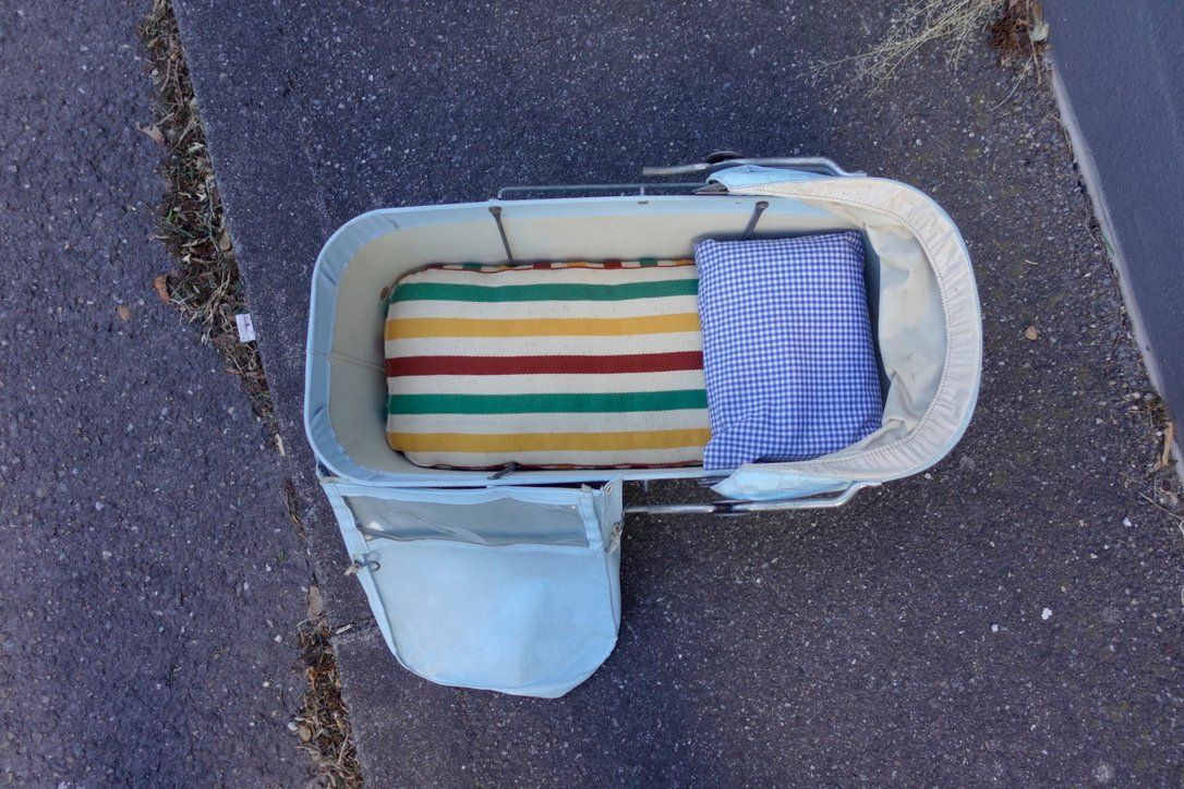 Voitures de poupées: Antiker Puppenwagen – D'occasion à Chur par JennyAlexander 8
