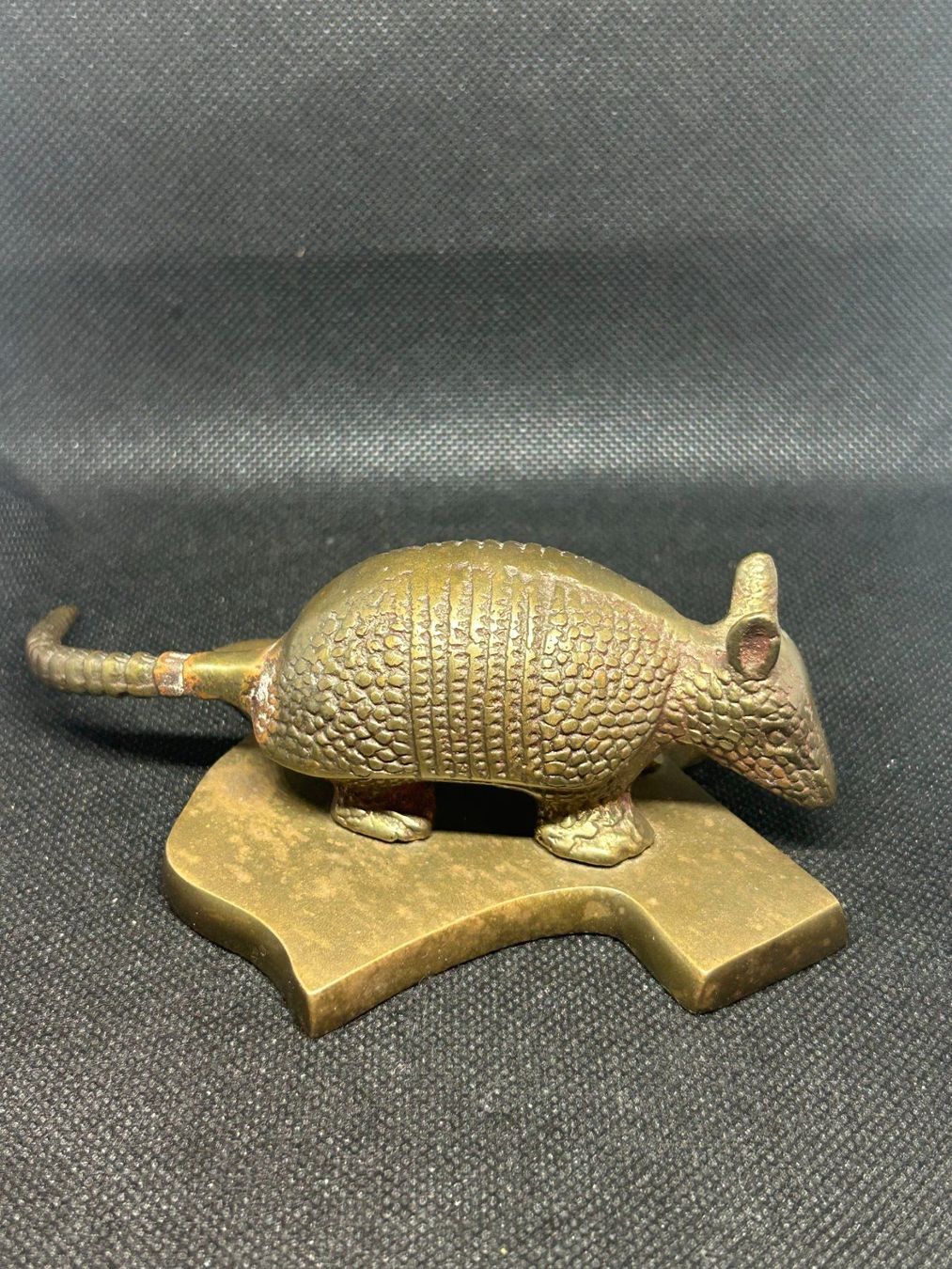 Skulpturen & Statuen: Vintage Armadillo statue – Gebraucht aus Lausanne von Weber1007