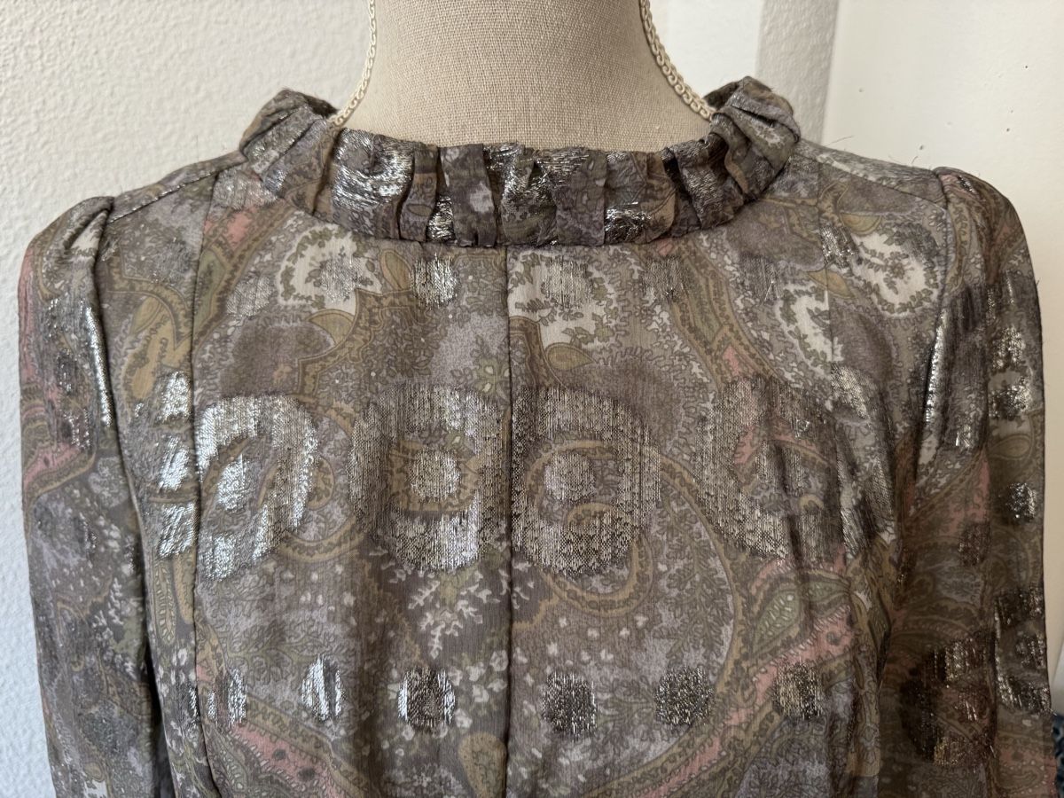 Marc Jacobs Kleider: Robe Marc Jacobs, taille 4, en soie – Neu (gemäss Beschreibung) aus Morges von sandy069 1
