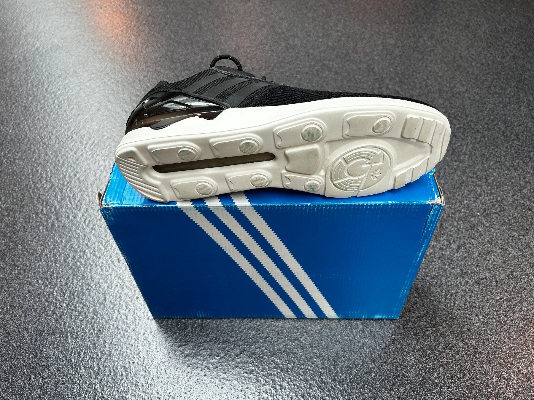 Adidas Herrenschuhe: ADIDAS ZX 8000 BOOST  GR 46 – Neu und originalverpackt aus Zürich von LIQUIDATOR.CP 1