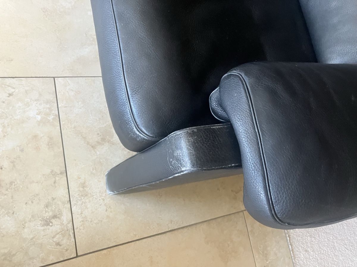 De Sede Divani: Sofa De Sede Leder schwarz Zweisitzer – Usato da Walchwil venduto da ale_h2c5 3