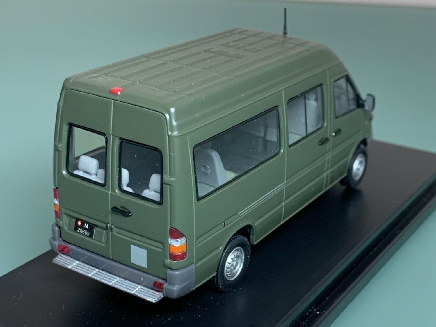 Mercedes-Benz Modellini d'auto: Mercedes-Benz Sprinter Minibus Phase II 2000-2002 "Schweizer – Nuovo e nell'imballaggio originale da Gerlafingen venduto da espero88 4