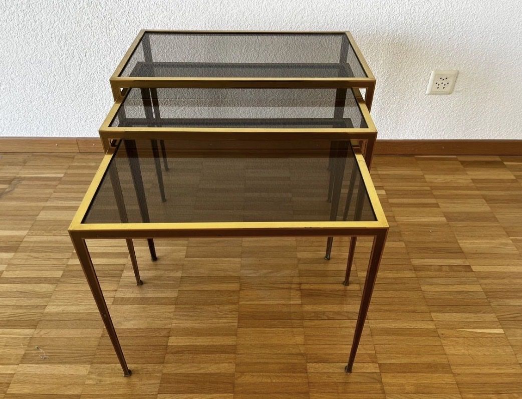 Set di tavolo e panche: Satztische Messing 3er Set – Usato da Rorschach venduto da nan_8rts 1