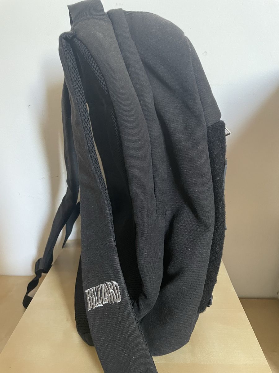 Zaini: Blizzard Blizzcon backpack with 10 badges and sampler book – Usato da Comano venduto da alice_x26x 3