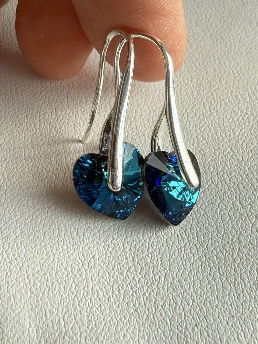 Swarovski Ohrringe & -stecker: Blaue Swarovski Crystal Ohrringe NEU – Neu und originalverpackt aus Basel von Chili007 1