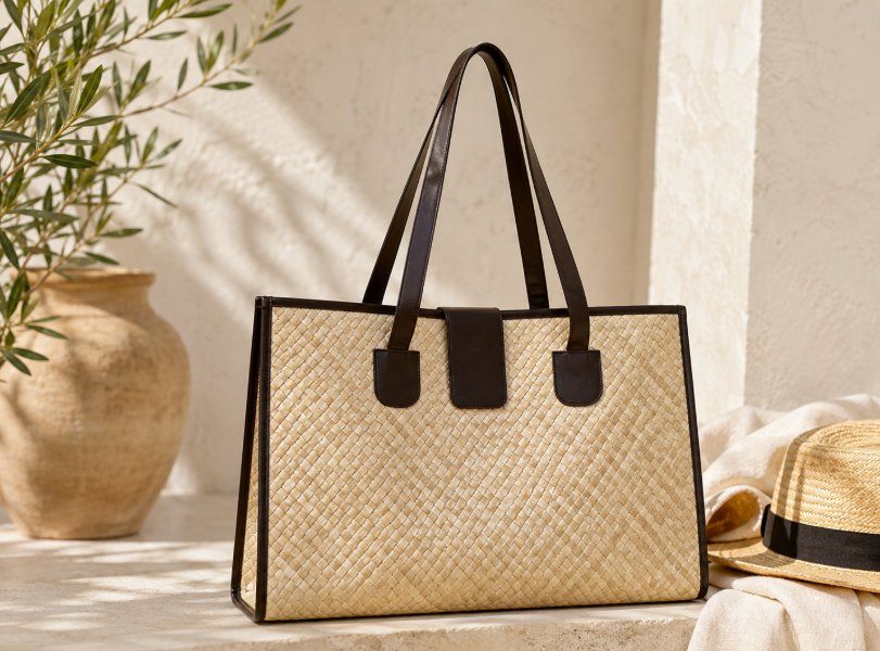 Taschen für Damen: Stilvolle Bast-Shopper-Tasche mit Lederoptik & Innenfach – Gebraucht aus Walzenhausen von Jana013