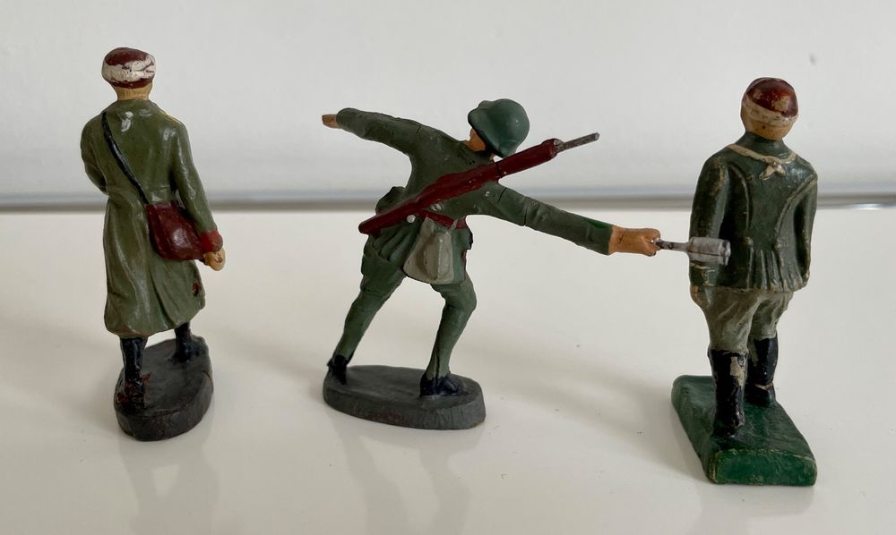 3x Spielzeugfiguren Elastolin Wehrmacht WWII 2