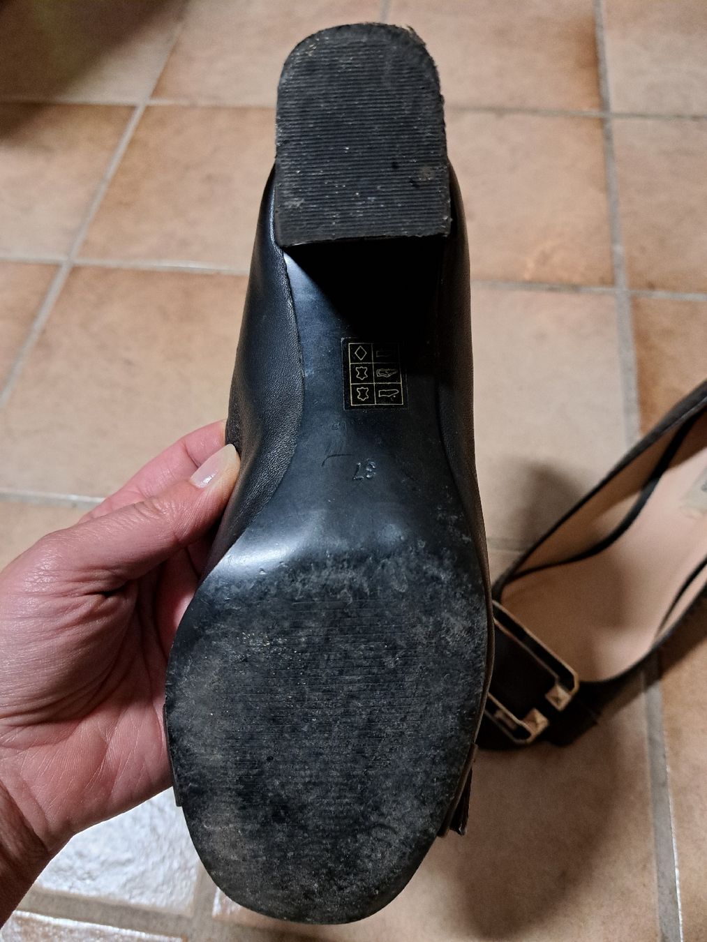 Guess Scarpe da donna: Guess Pumps 37 – Usato da Flums venduto da NaWi79 5