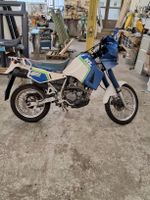 Motorrad Kawasaki KLR 650 blau weiss mit Ersatzteilen
