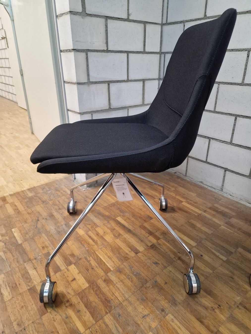 Poltrone: Brunner Crona - 2 Polsterstühle auf Rollen – Nuovo (secondo la descrizione) da Urtenen-Schönbühl venduto da brunner-ag 1