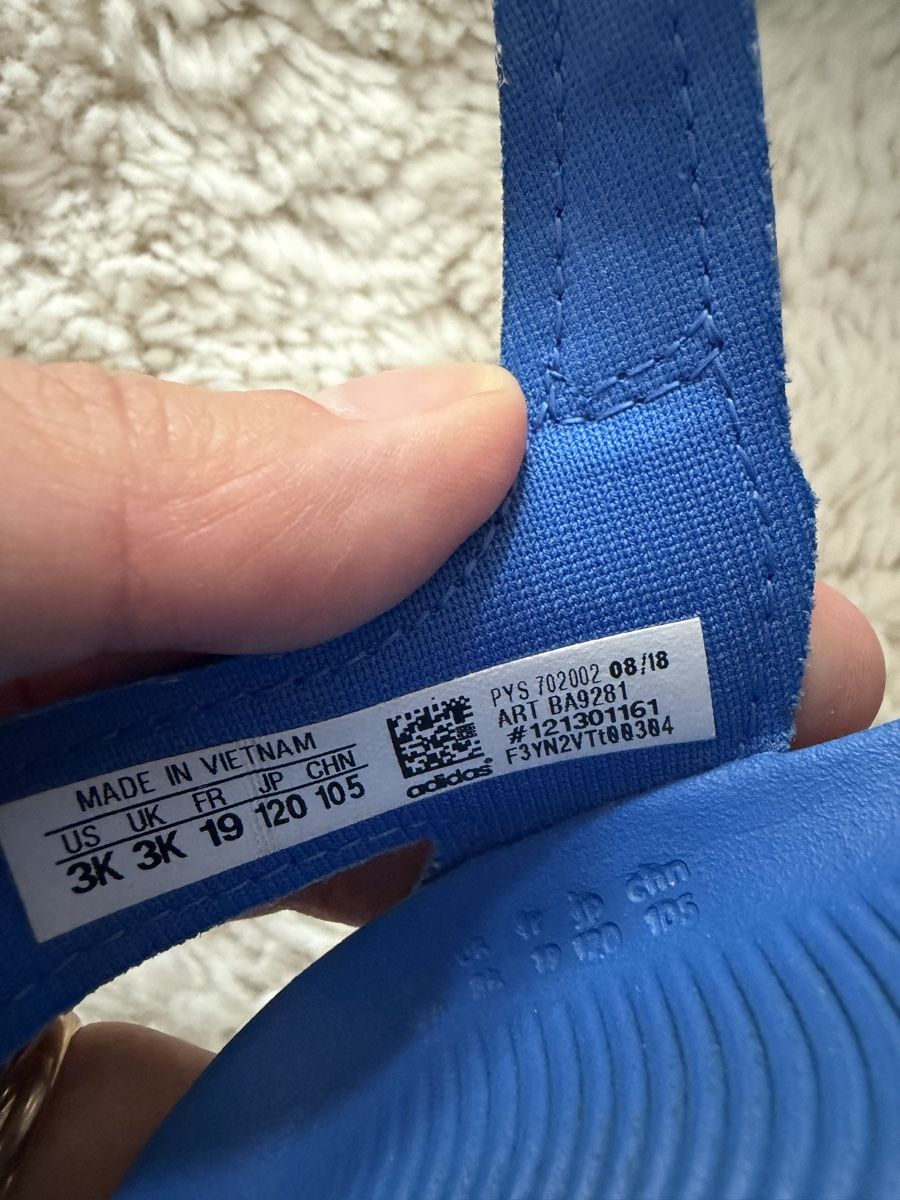 Adidas Scarpe per ragazzi: Adidas ,size 19 – Usato da Schaffhausen venduto da Nadiuna 1