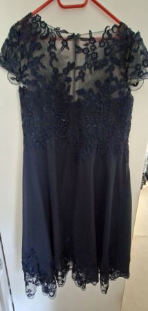 Kleid dunkelblau Spitzenapplikation Grösse 54