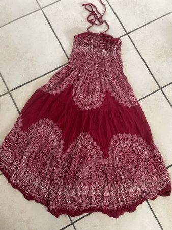 Rotes Sommerkleid mit Muster, Neckholder, Grösse M,
