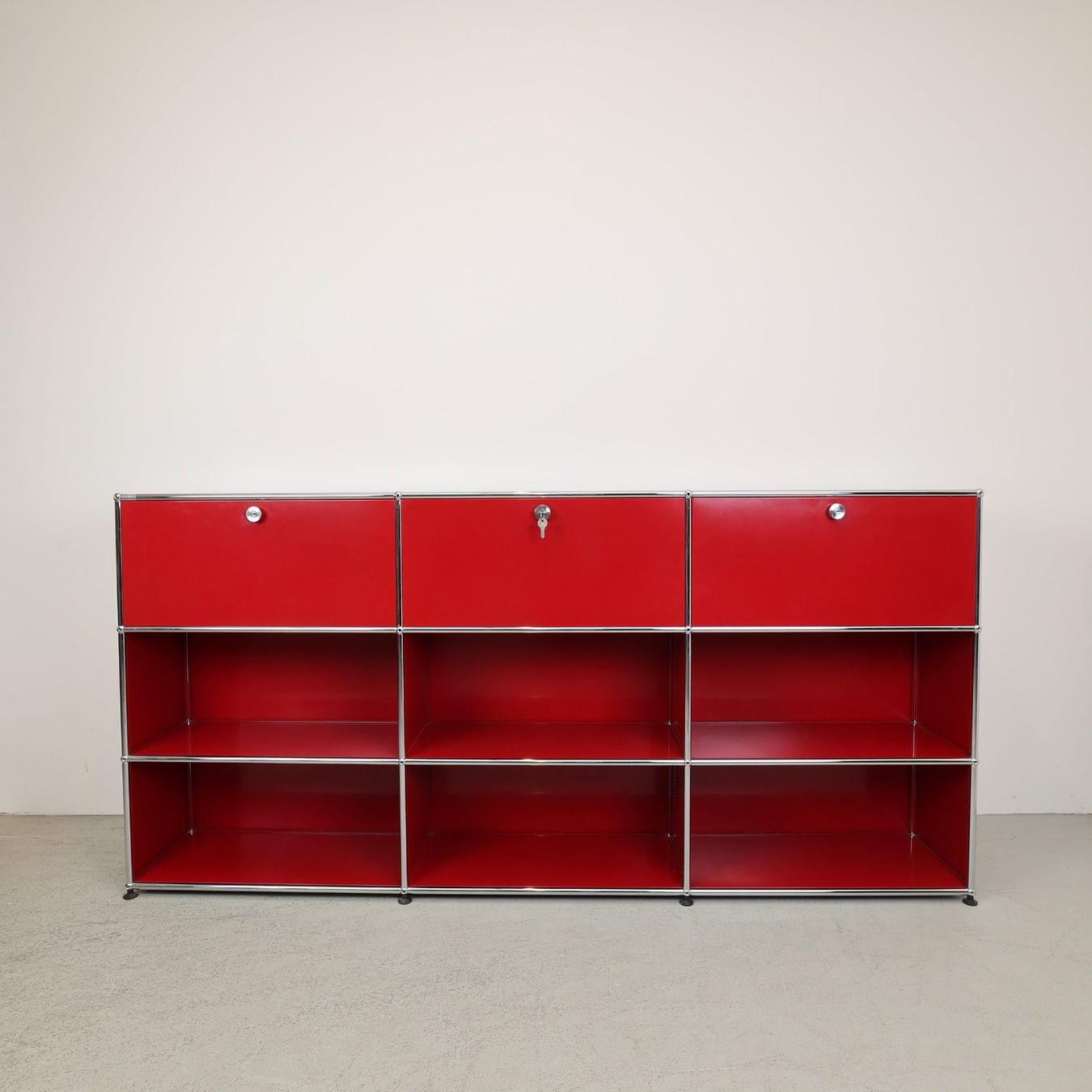 USM Scaffali: USM Haller Sideboard Rubinrot 3x3 – Usato da Zürich venduto da Zapro 2