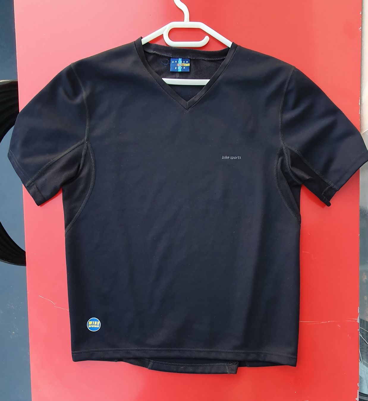 T-shirt: top Wind protect sport shirt 44 - 45 – Usato da Servion venduto da meno999
