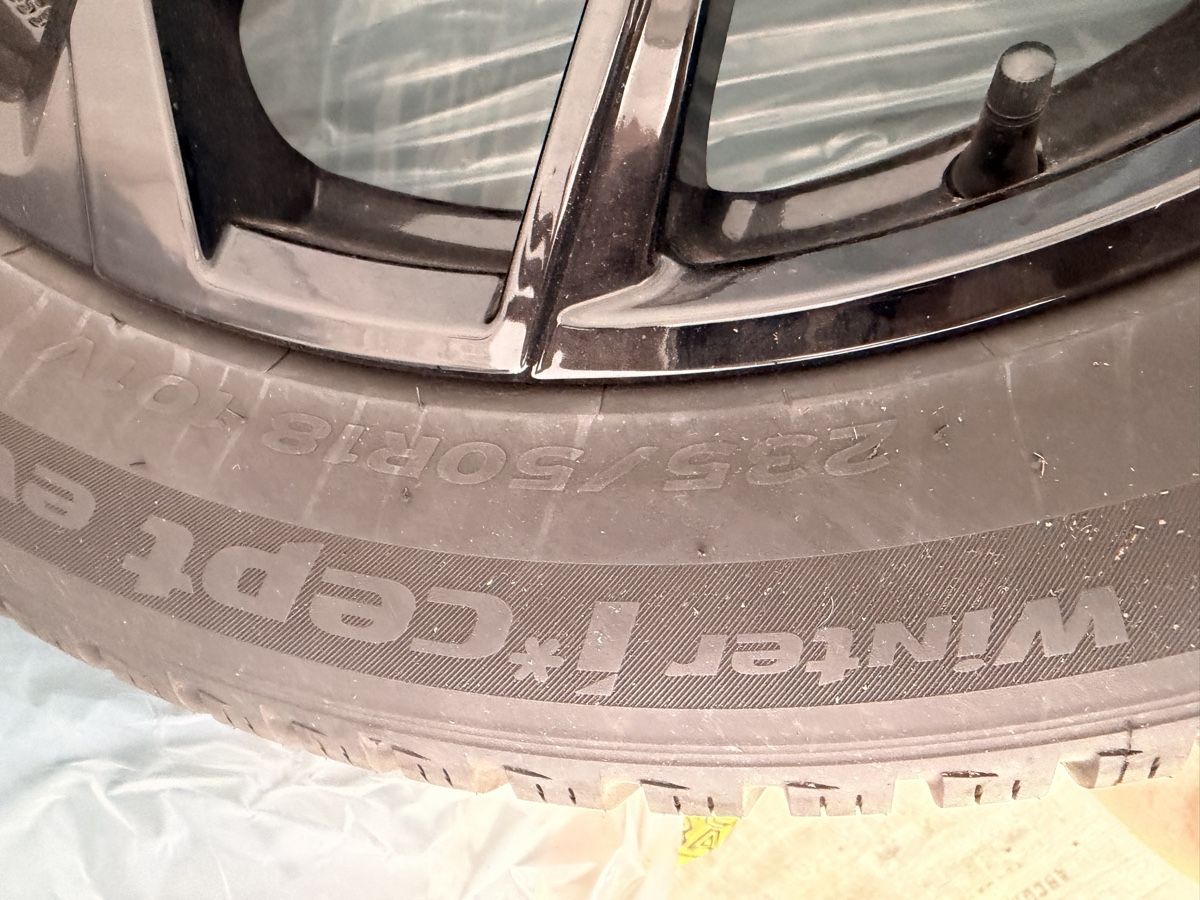 Audi Cerchioni: Alufelgen Satz mit Winterreifen  – Nuovo (secondo la descrizione) da Au SG venduto da Plant_Padron 1