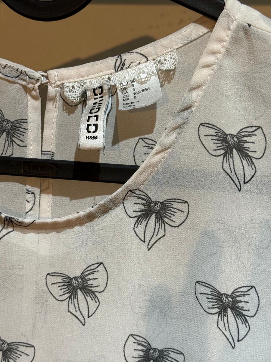 H&M Top: Top mit Schleifen Muster, Grösse 38 – Usato da Büsserach venduto da SalebyGianni 1