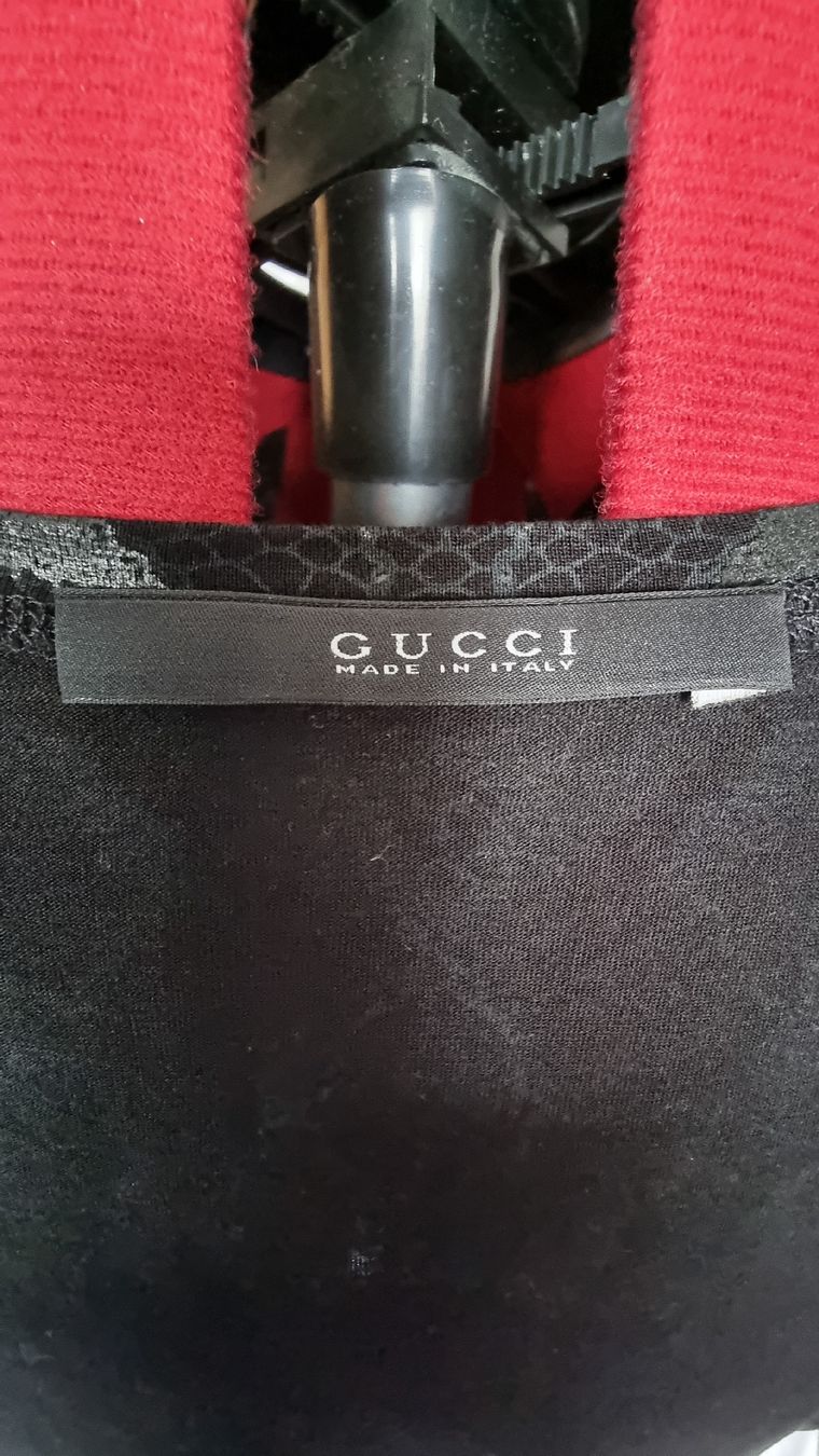 Gucci T-Shirts: Damen-T-Shirt-GUCCI – Neu (gemäss Beschreibung) aus Pfäffikon SZ von hrs_k2tn 3