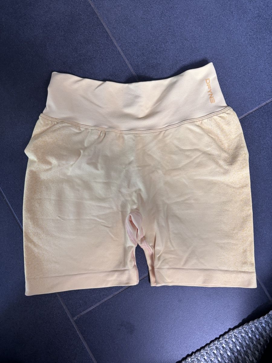 DFYNE Leggings: Dfyne shorts, gelb, Gr. M – Neuf (Voir description) à Seuzach par len_6mrv 1