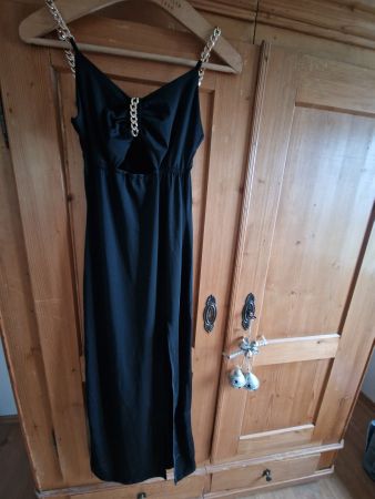 Schickes, schwarzes Sommerkleid mit Goldketten, Grösse S/M