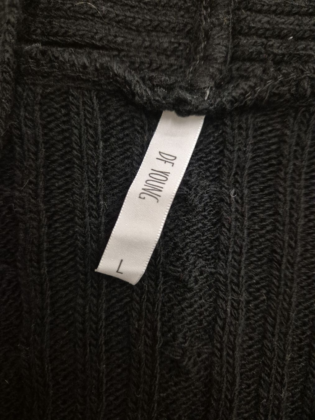 Giacche: Strickjacke schwarz Gr. L Top Defacto DF Young – Usato da Bern venduto da nan_cqg8 1
