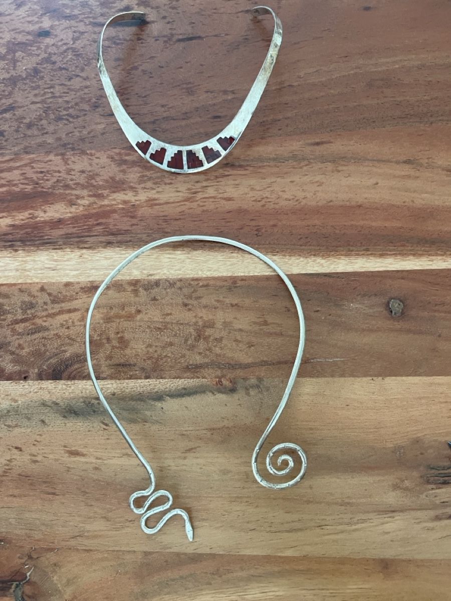 Catenine: 2 Chokers Necklaces Silver – Nuovo (secondo la descrizione) da Thalwil venduto da zen_hpz5