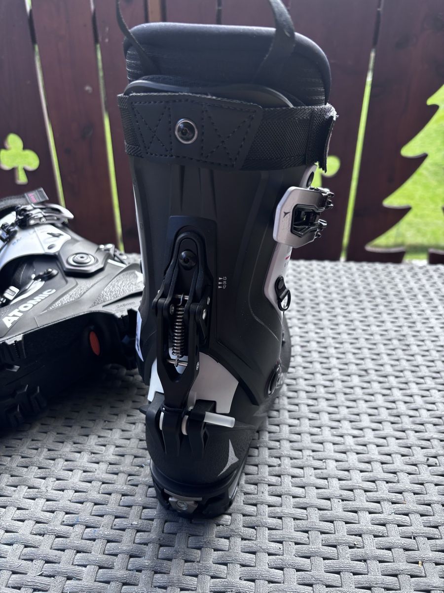 Atomic Scarpe da donna: Chaussures randonnée dame atomic backland  neuve – Nuovo e nell'imballaggio originale da Val-d'Illiez venduto da Laurent046 1
