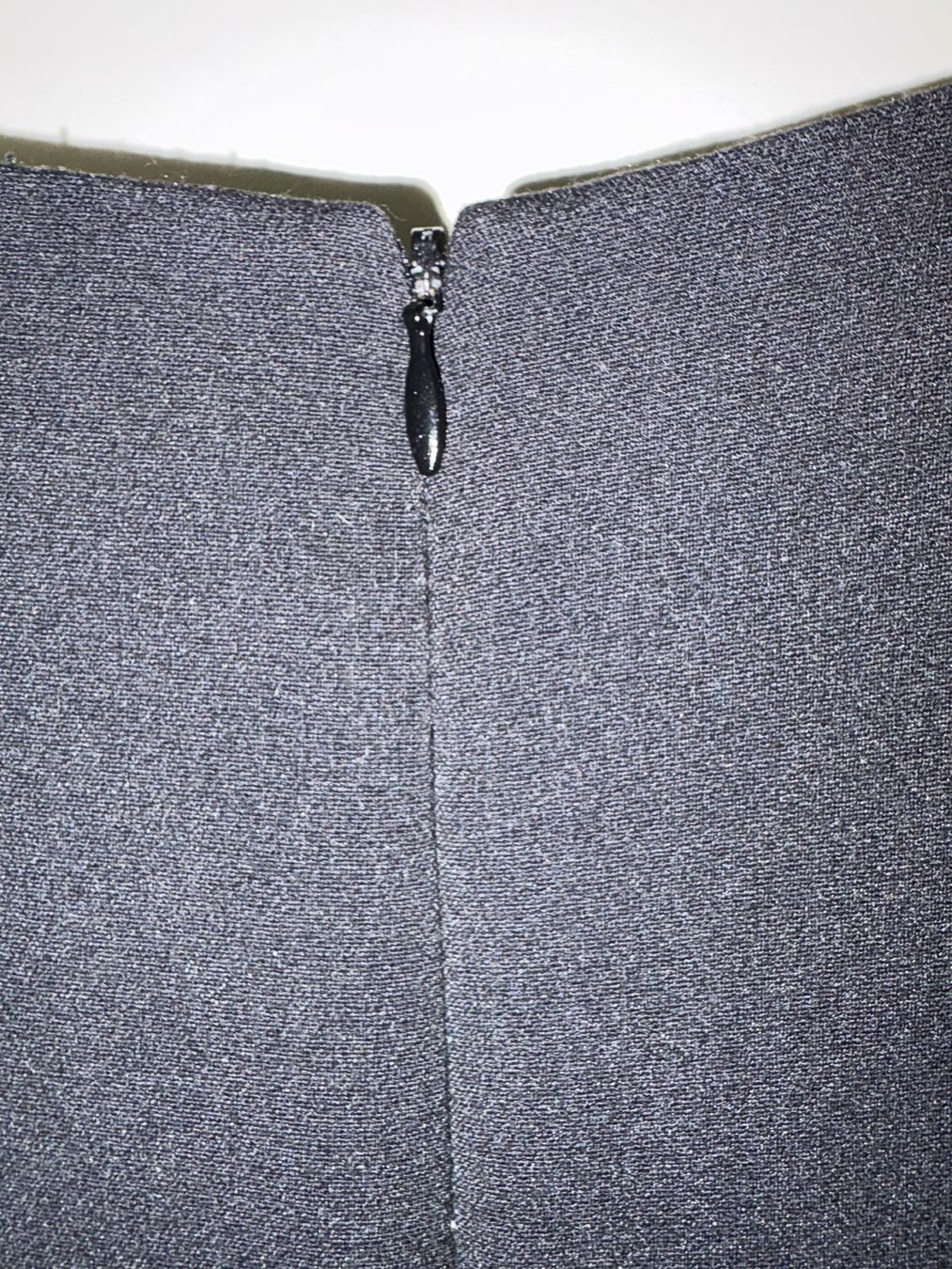 Kleider: Wunderschönes schwarzes Etui-Kleid Gr 46 – Gebraucht aus Uster von pri_6r68 5