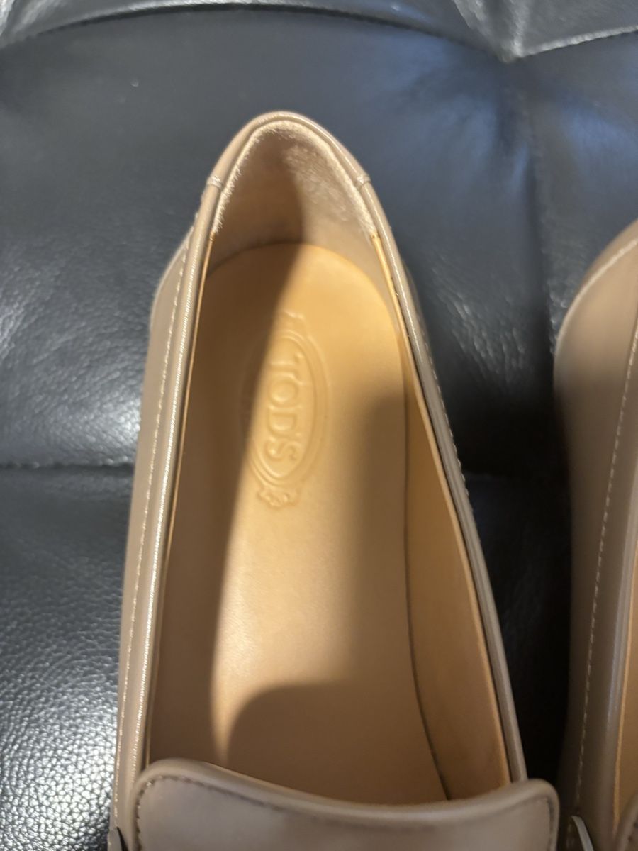 Tod'S Scarpe da donna: Tod's Beige Leather Loafers – Usato da Chur venduto da Cuteclothes7k 3