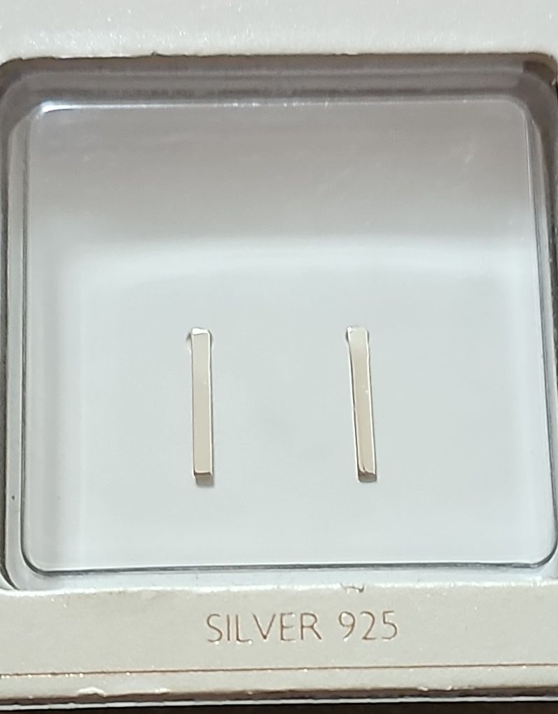Ohrringe & -stecker: Ohrstecker Silber 925 Stäbchen Design neu – Neu und originalverpackt aus Herzogenbuchsee von tgi_rln7