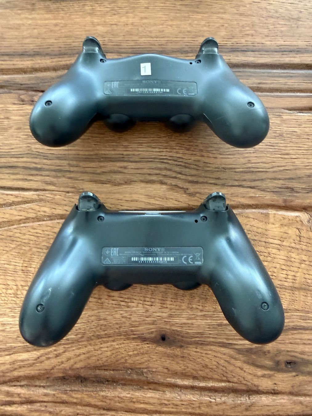 Sony Console: Playstation 4 Pro 1TB 2 Controller FW 10.5 mit Jailbreak BD – Usato da Wollerau venduto da qua_hw62 4