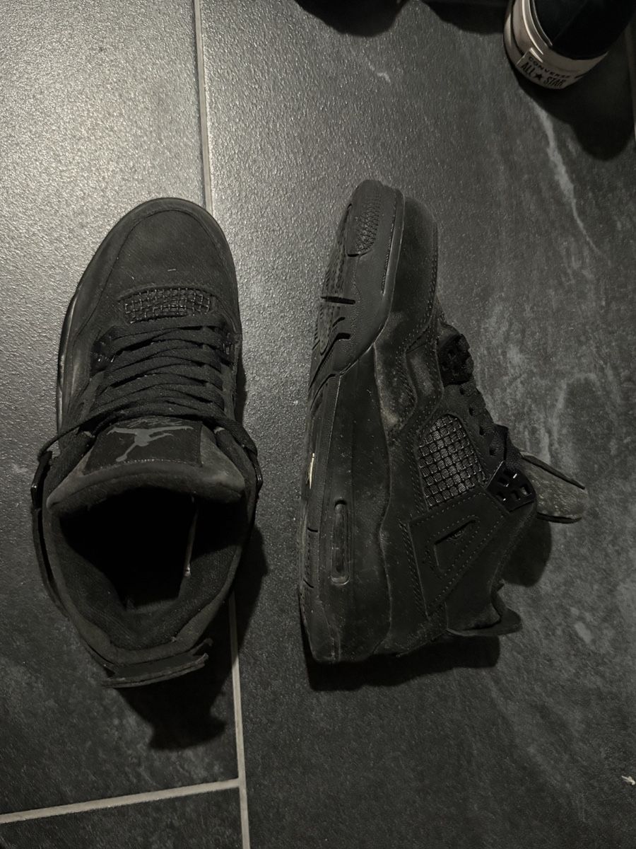 Jordan Chaussures hommes: Jordan 4 schwarz – D'occasion à Wikon par jessi_35