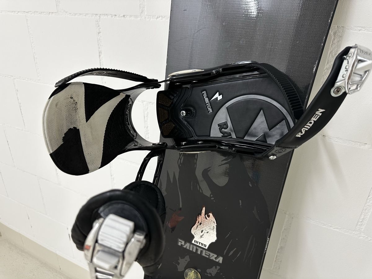 Board: Nitro Pantera Snowboard mit Raiden Binding, Transportsack – Usato da Winznau venduto da grinka 2