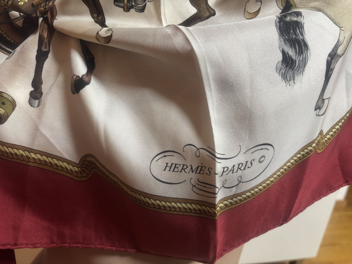 Hermès Foulard & Sciarpe: HERMÈS Foulard Seide – Usato da Winterthur venduto da san_wd8j 1