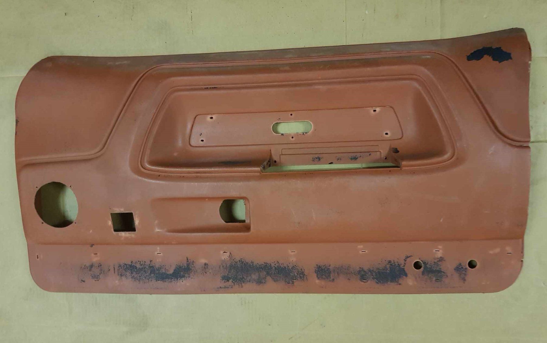 Dodge Tutti pezzi di ricambio auto: 70-74 Dodge Challenger   Door Panels – Usato da Niedergösgen venduto da usc_8qc6 2
