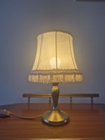 Vintage Tischlampe 80er Jahre – Messingfuss & Stoffschirm 