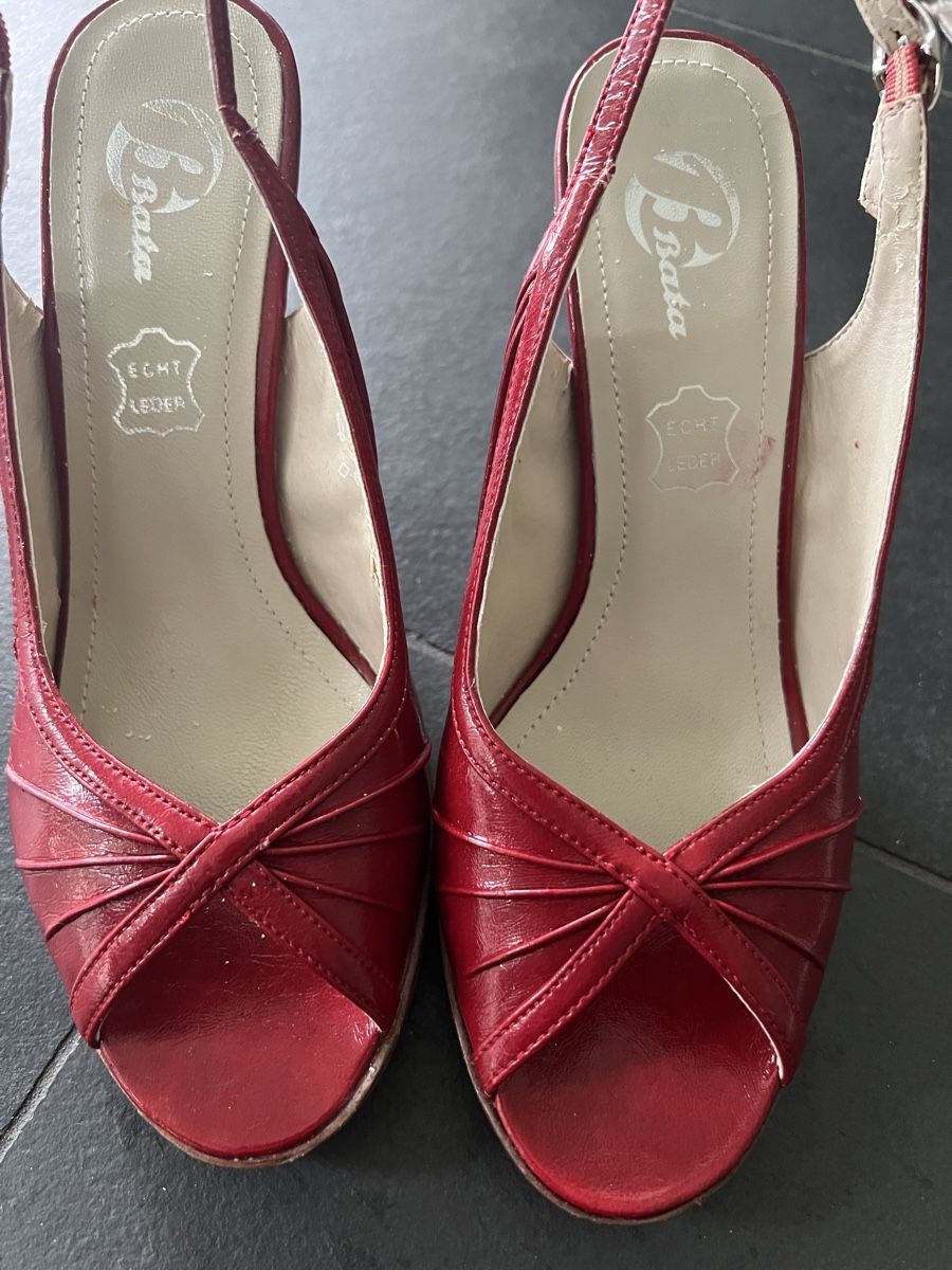 Scarpe da donna: Rote BATA Lack-Leder Sandaletten High Heels Gr. 37 – Usato da Pfäffikon ZH venduto da Ruth8 3