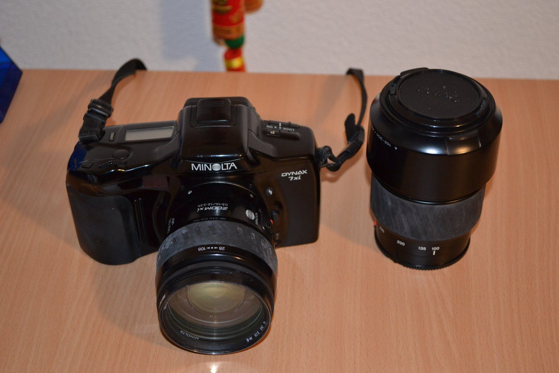 Minolta Fotocamera: Fotoapperat Minolta älteres Model und zusatz Objektive – Usato da Magden venduto da rtu123