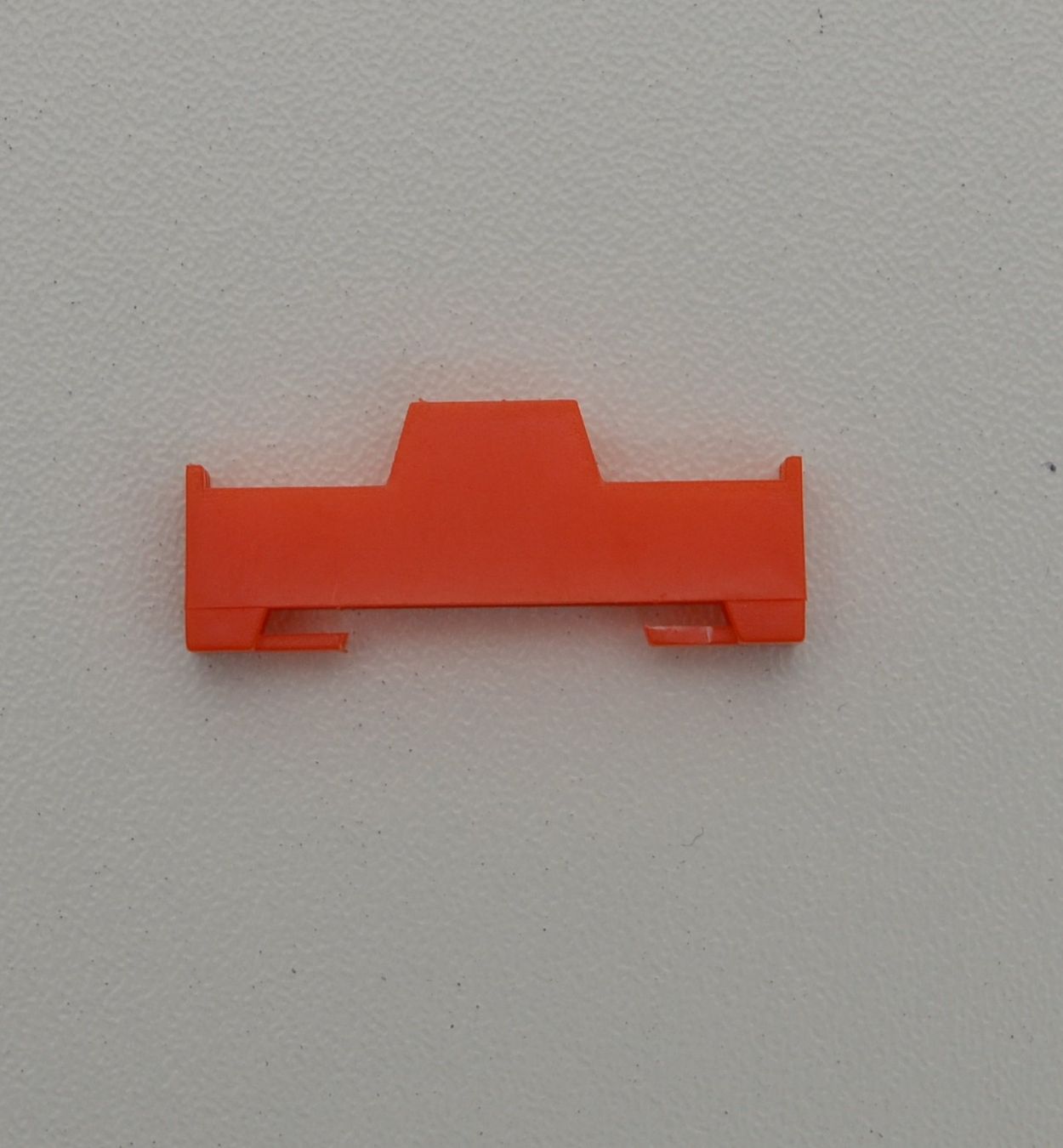 Modellismo RC: Servo Stecker Sicherung Stehend Rot – Nuovo e nell'imballaggio originale da Rüti venduto da MSRCModelle 1