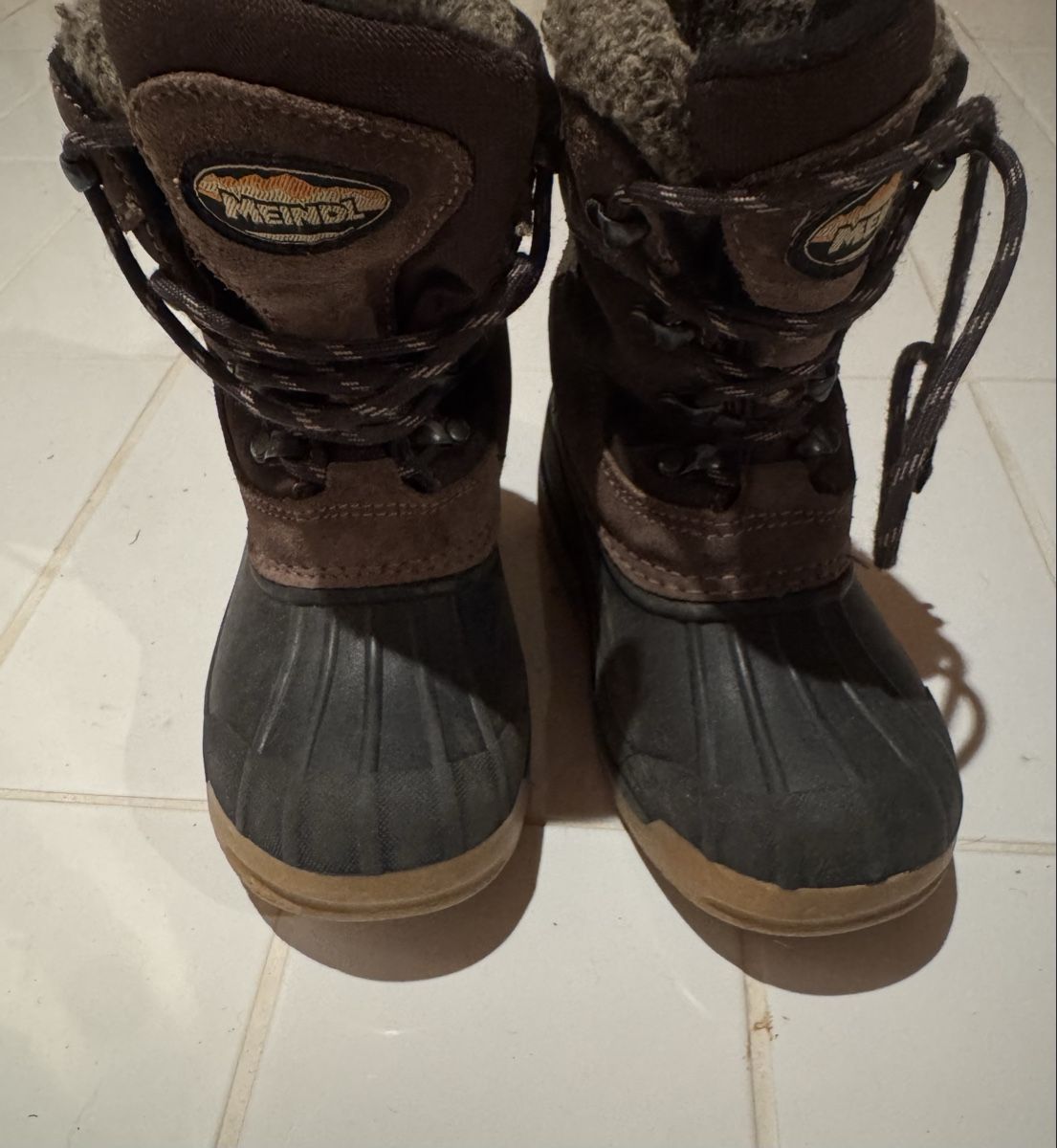 Meindl Scarpe per ragazzi: Gefütterte Kinder Winterschuhe Grösse 30 – Usato da Ebmatingen venduto da F.Bullet
