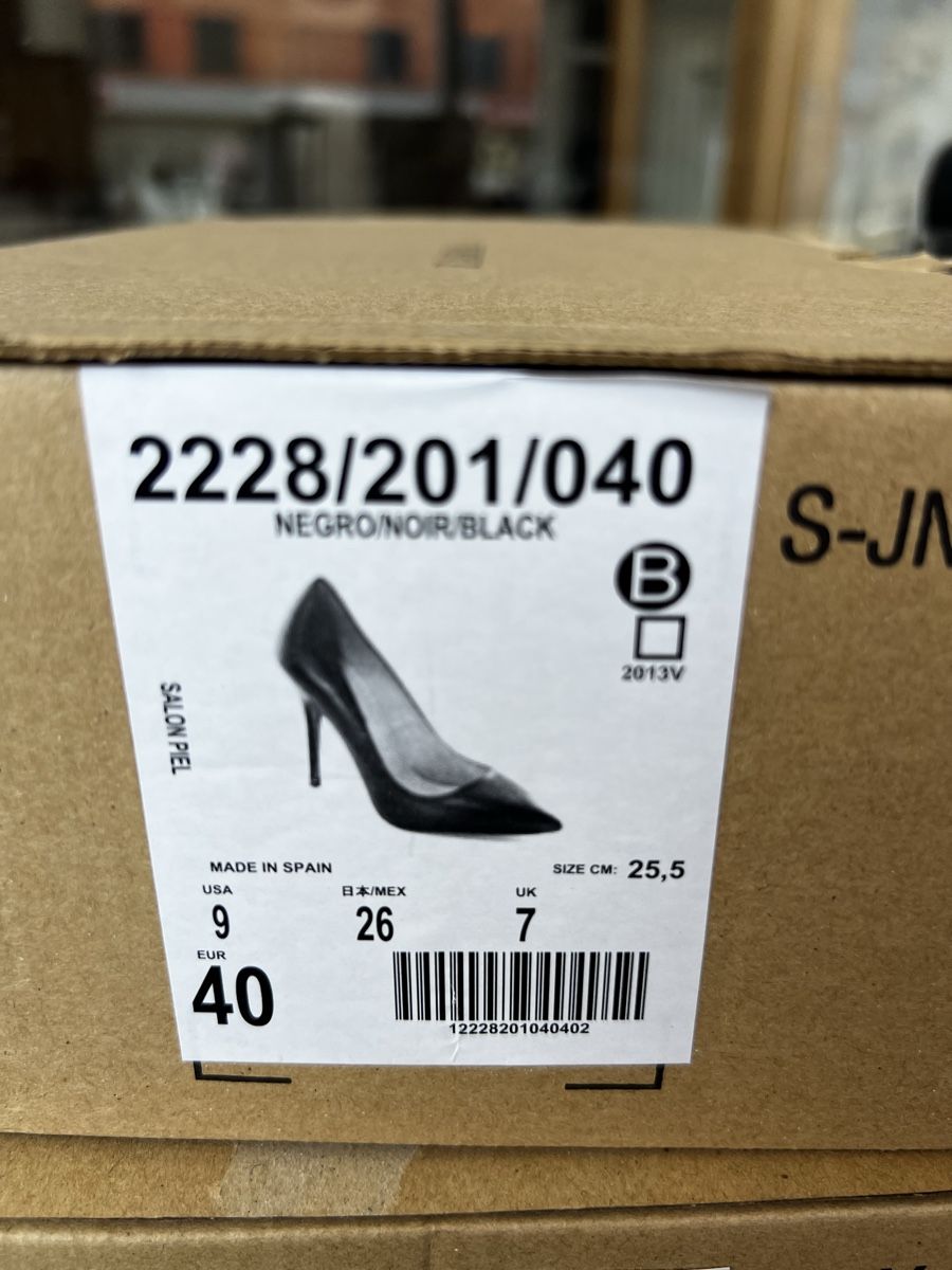Scarpe da donna: Zara Basic Lederpumps, Schwarz, Gr. 40 - Neuwertig! – Nuovo (secondo la descrizione) da Winterthur venduto da gue_yf9d 3