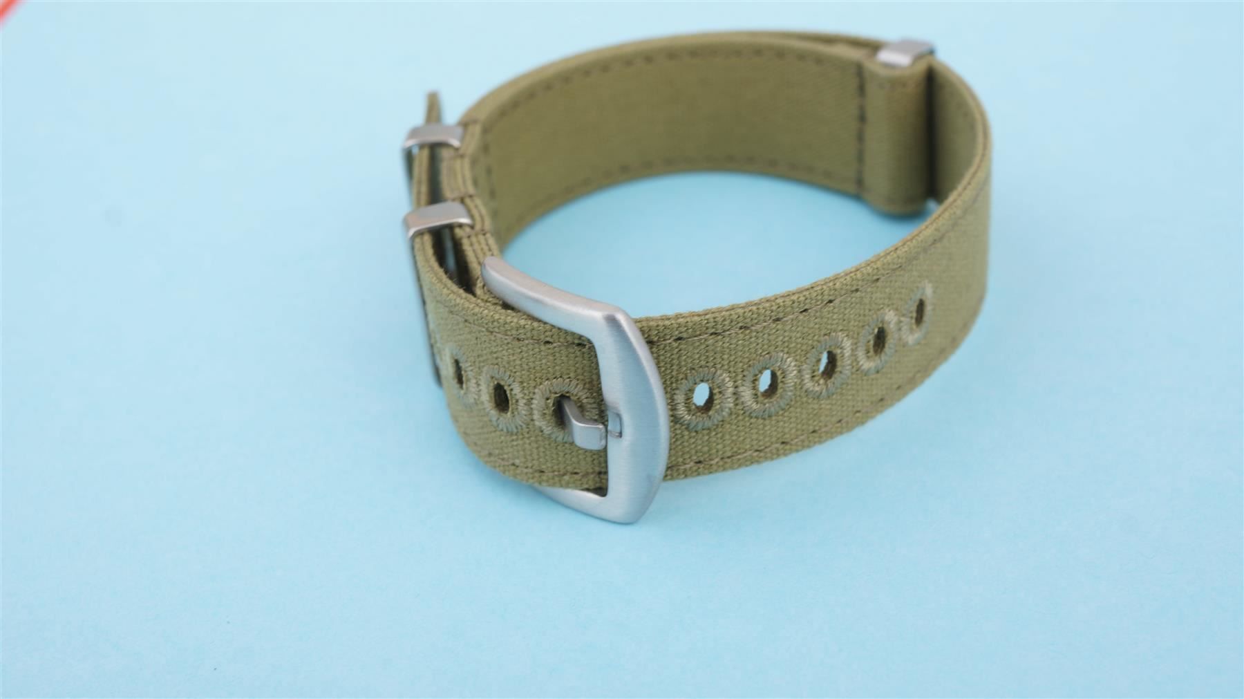 Uhrenarmbänder: CANVAS NATO Strap Armband 20 mm oliv – Neu und originalverpackt aus Leipzig von rheingold_watches