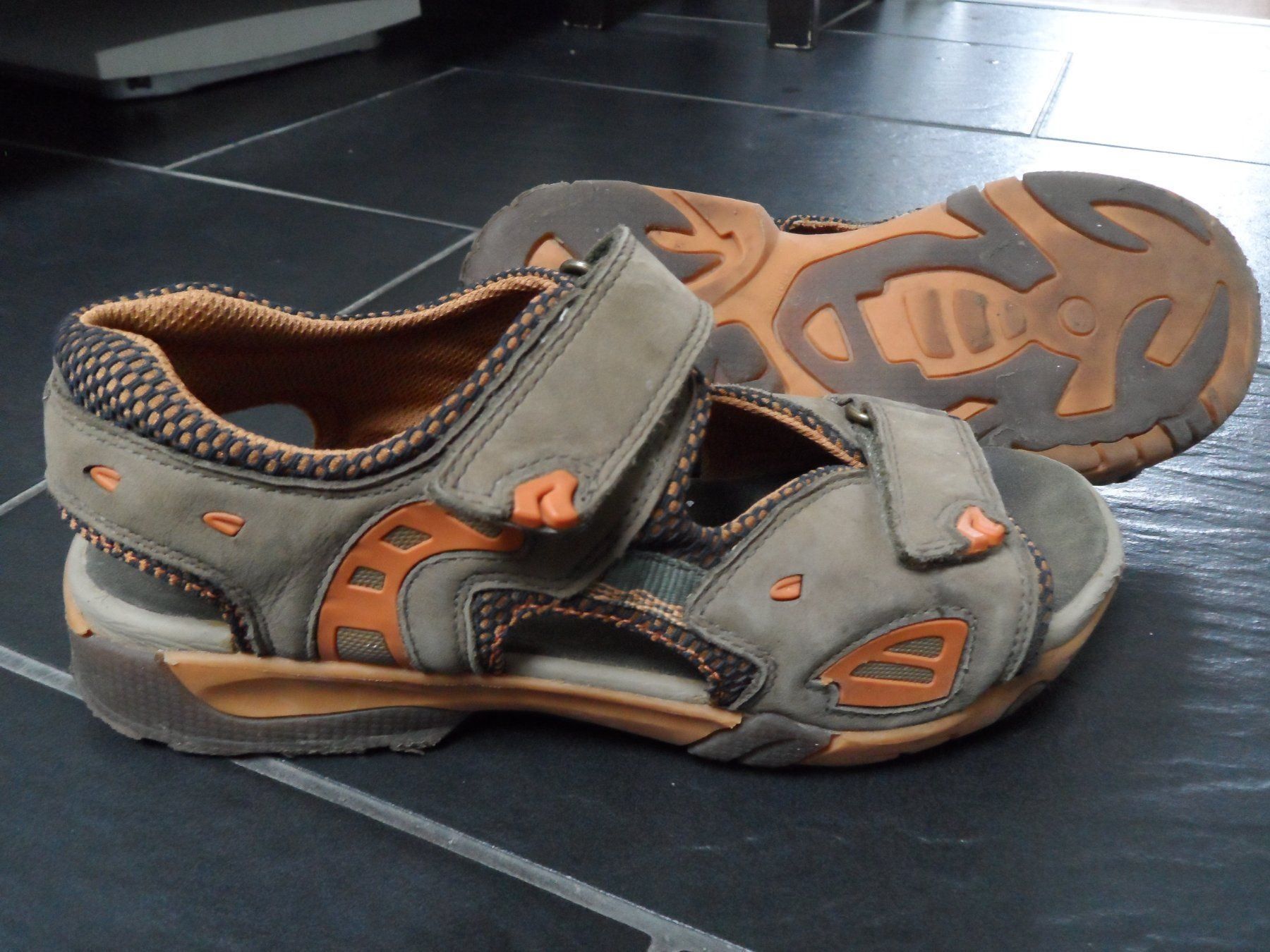 Scarpe per ragazzi: **** Sandalen  Elefanten Gr 35 **** – Usato da Therwil venduto da Hcd1919